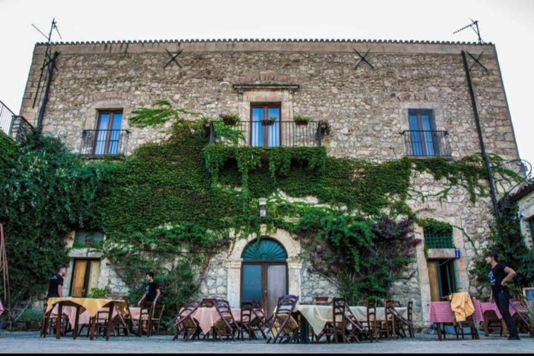 Agriturismo Feudo Tudia Landro Exteriér fotografie